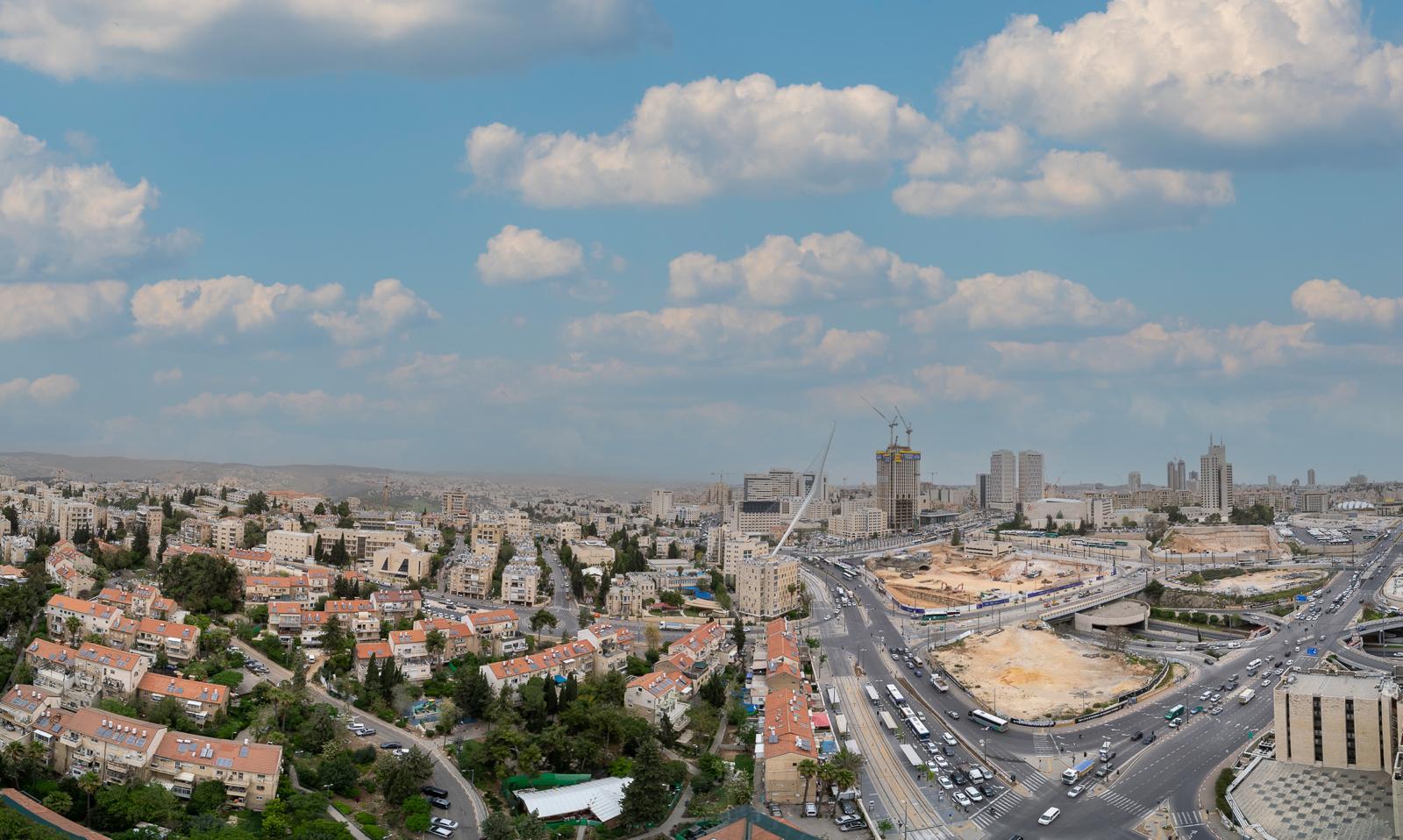 הנוף הירושלמי הנשקף מהפנטהאוז בקומה 22